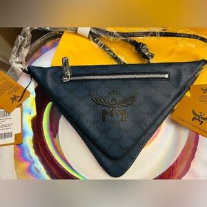 ⭐️Authentic MCM Himmel Triangle Crossbody Bag in Navy, NWT